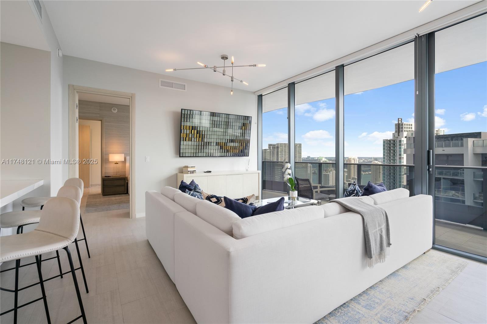1000 Brickell Plz #PH5005, Miami FL 33131