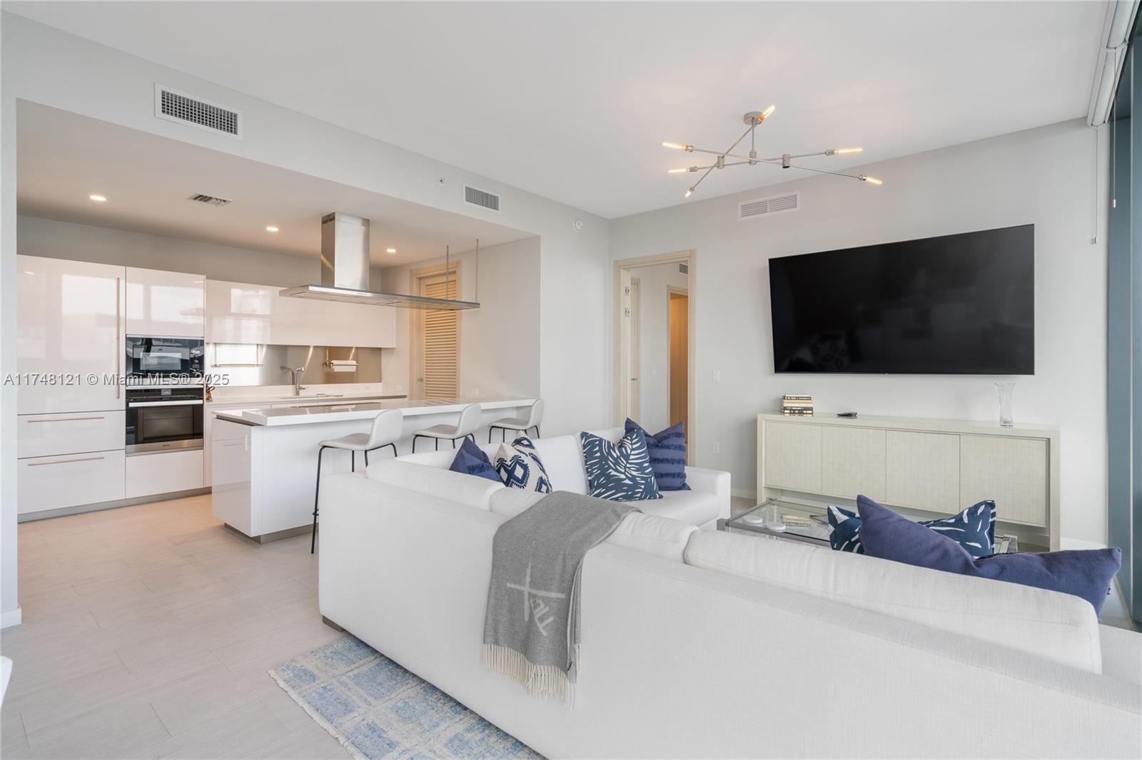 1000 Brickell Plz #PH5005, Miami FL 33131