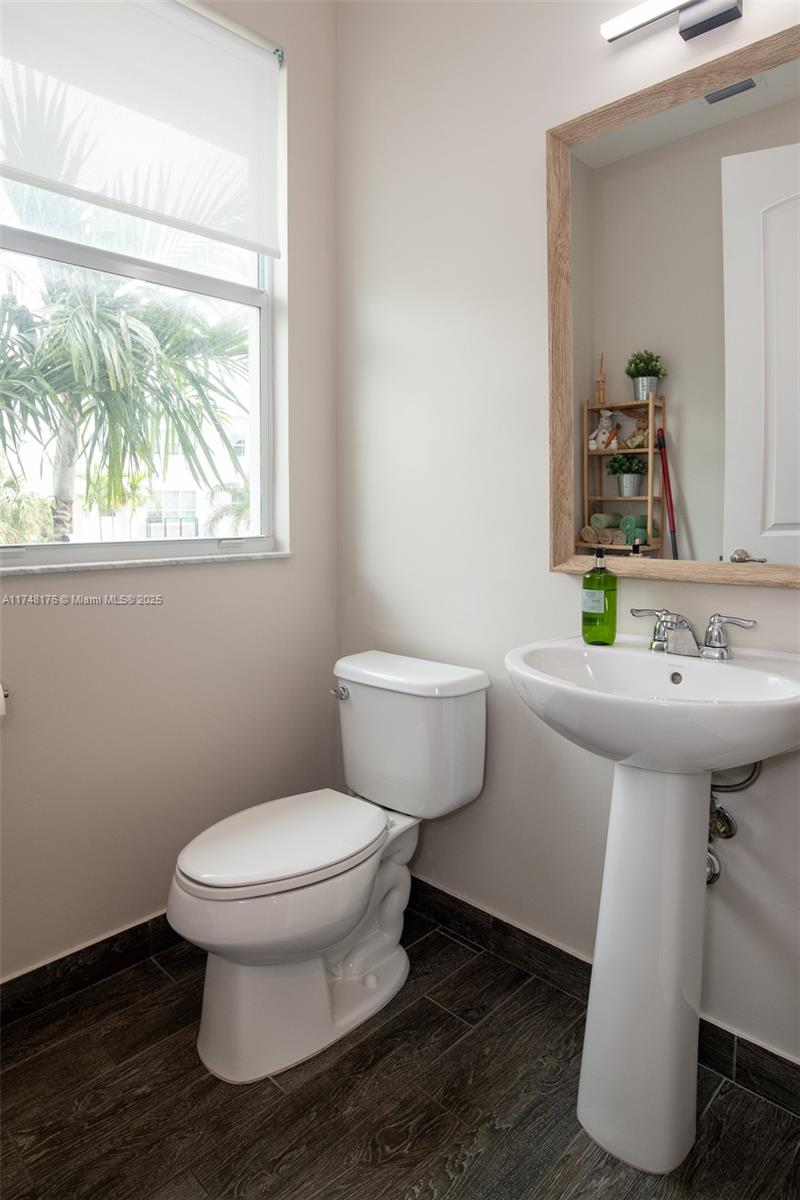 2900 NE 12th Ter #14, Oakland Park, Florida image 24