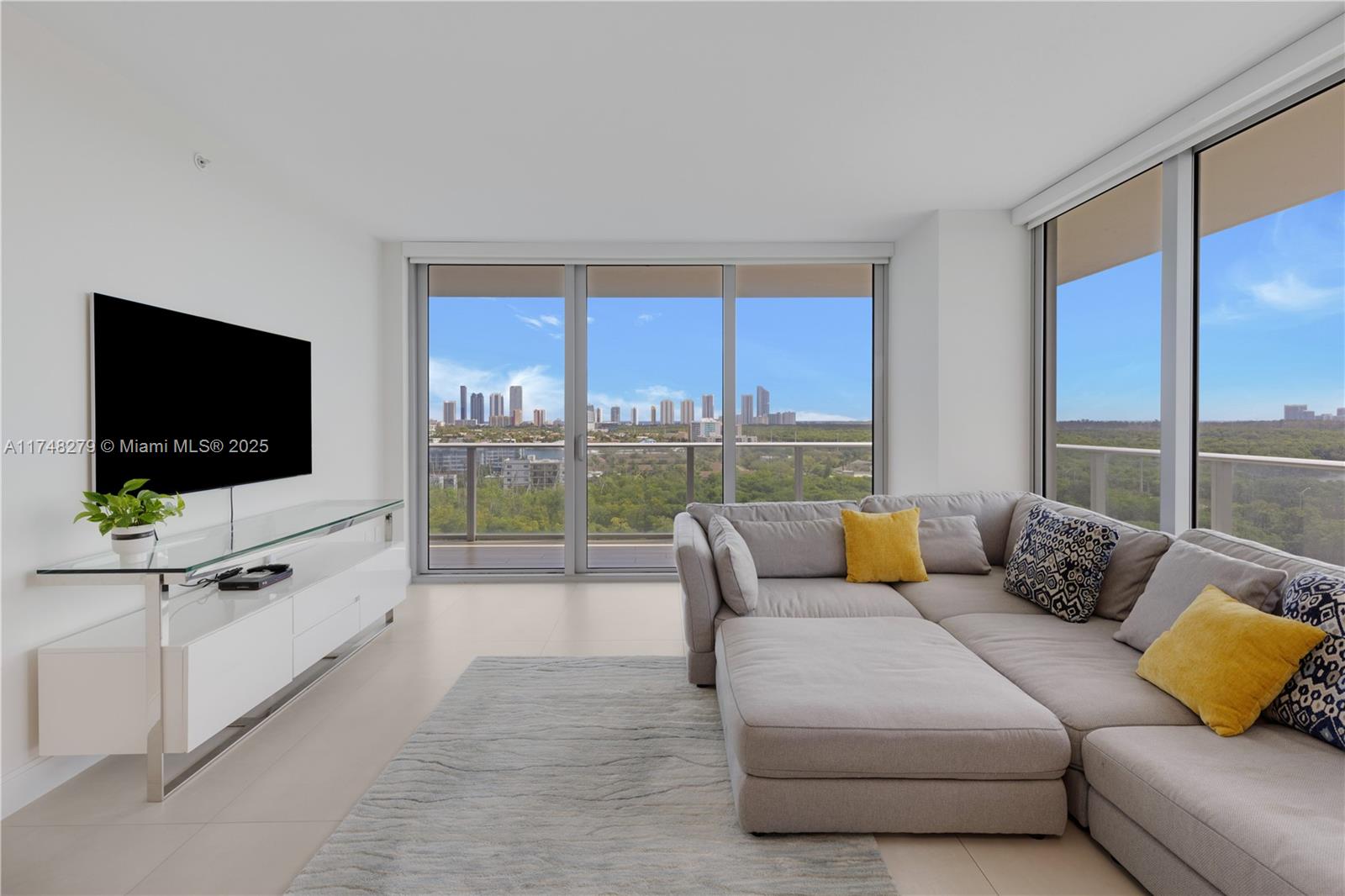 16385 Biscayne Blvd #1221, North Miami Beach, Florida image 22