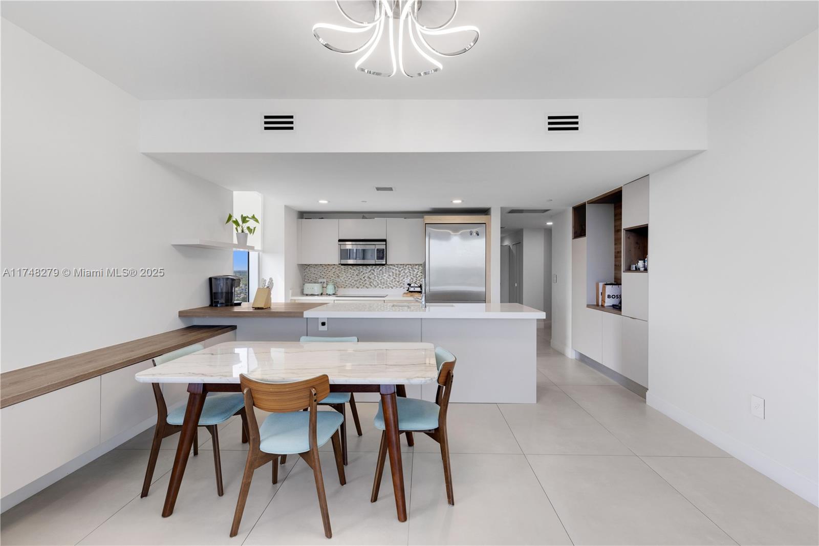 16385 Biscayne Blvd #1221, North Miami Beach, Florida image 25