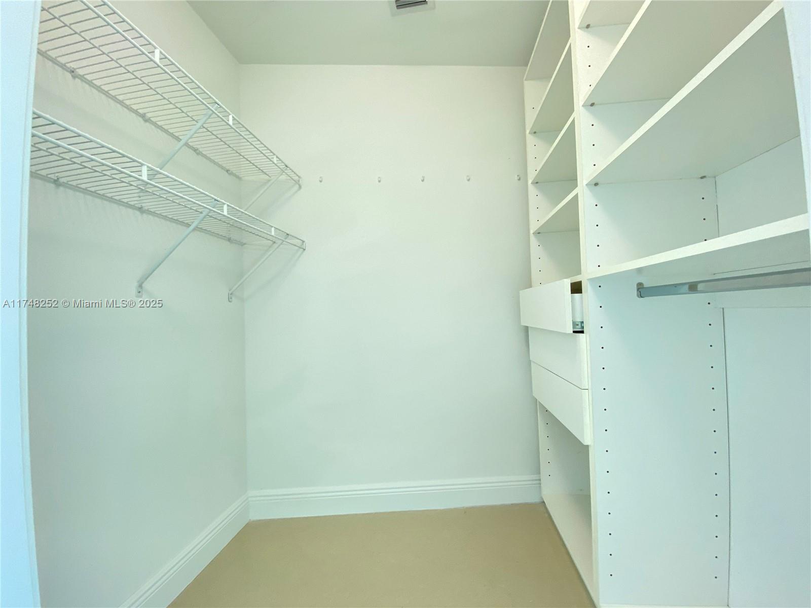 888 Biscayne Blvd #2512, Miami FL 33132
