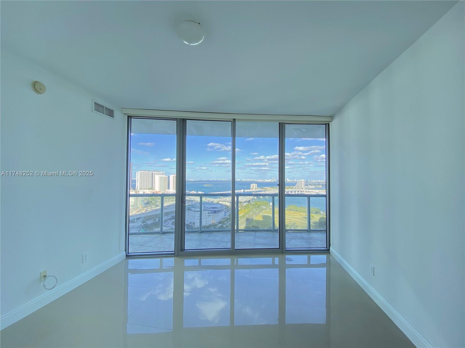 888 Biscayne Blvd #2512, Miami FL 33132