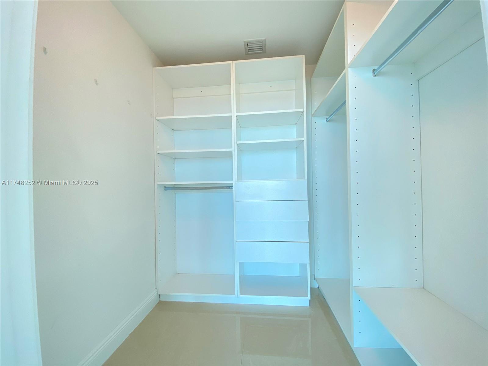 888 Biscayne Blvd #2512, Miami FL 33132