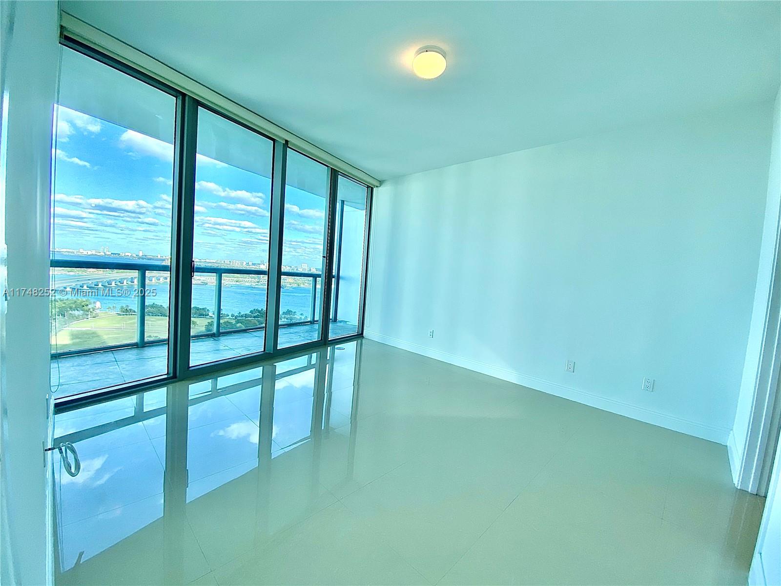 888 Biscayne Blvd #2512, Miami FL 33132