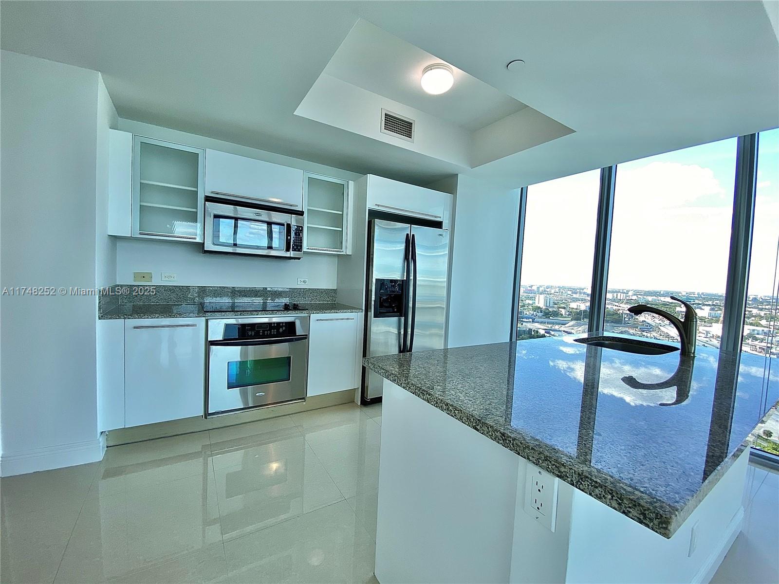 888 Biscayne Blvd #2512, Miami FL 33132