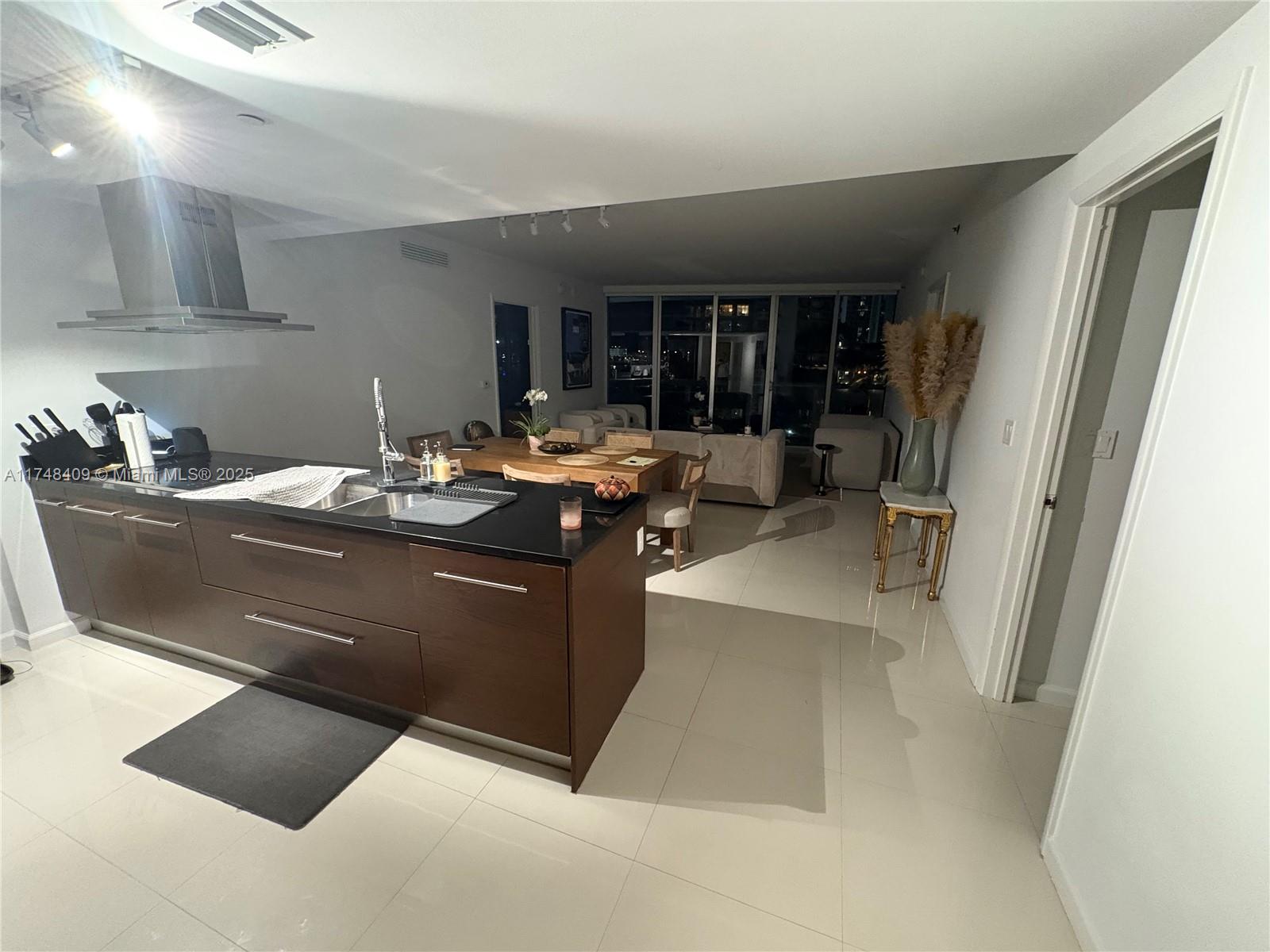 465 Brickell Ave #518, Miami FL 33131