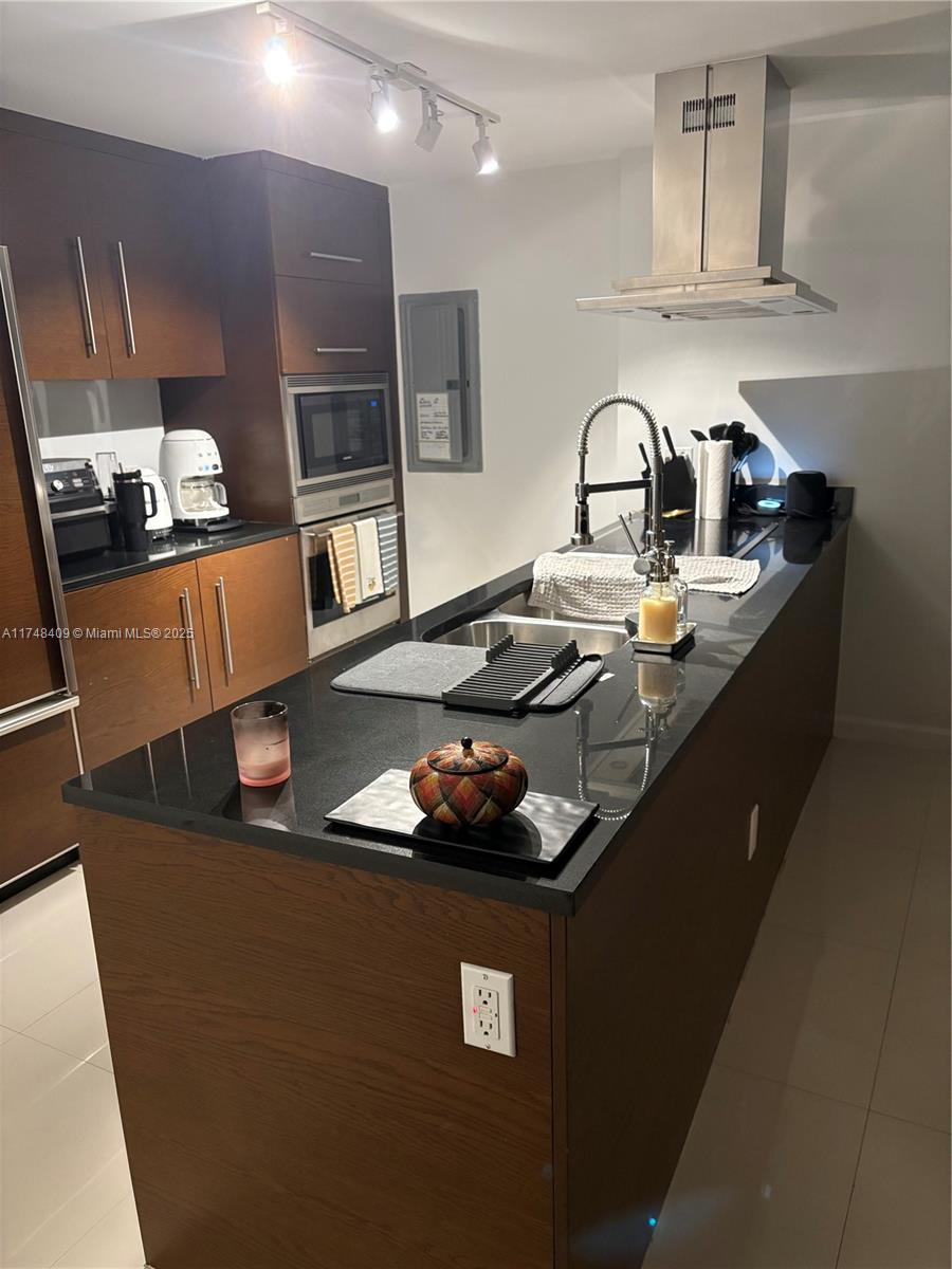 465 Brickell Ave #518, Miami FL 33131