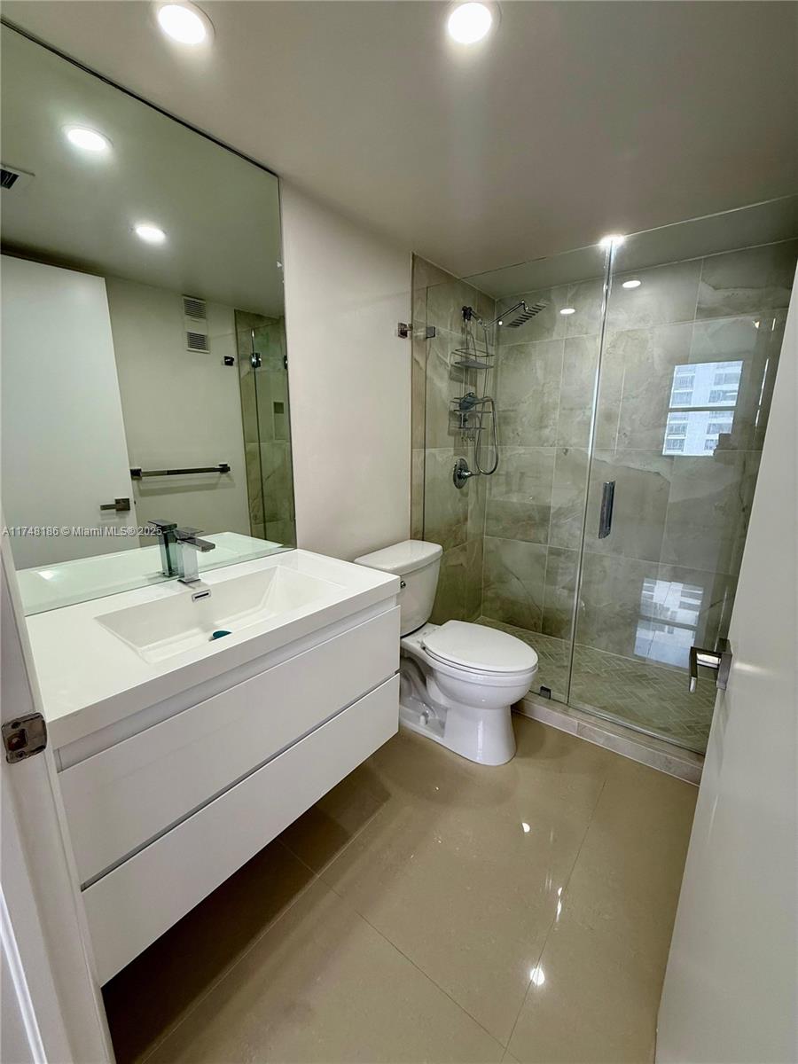 770 Claughton Island Dr #903, Miami FL 33131