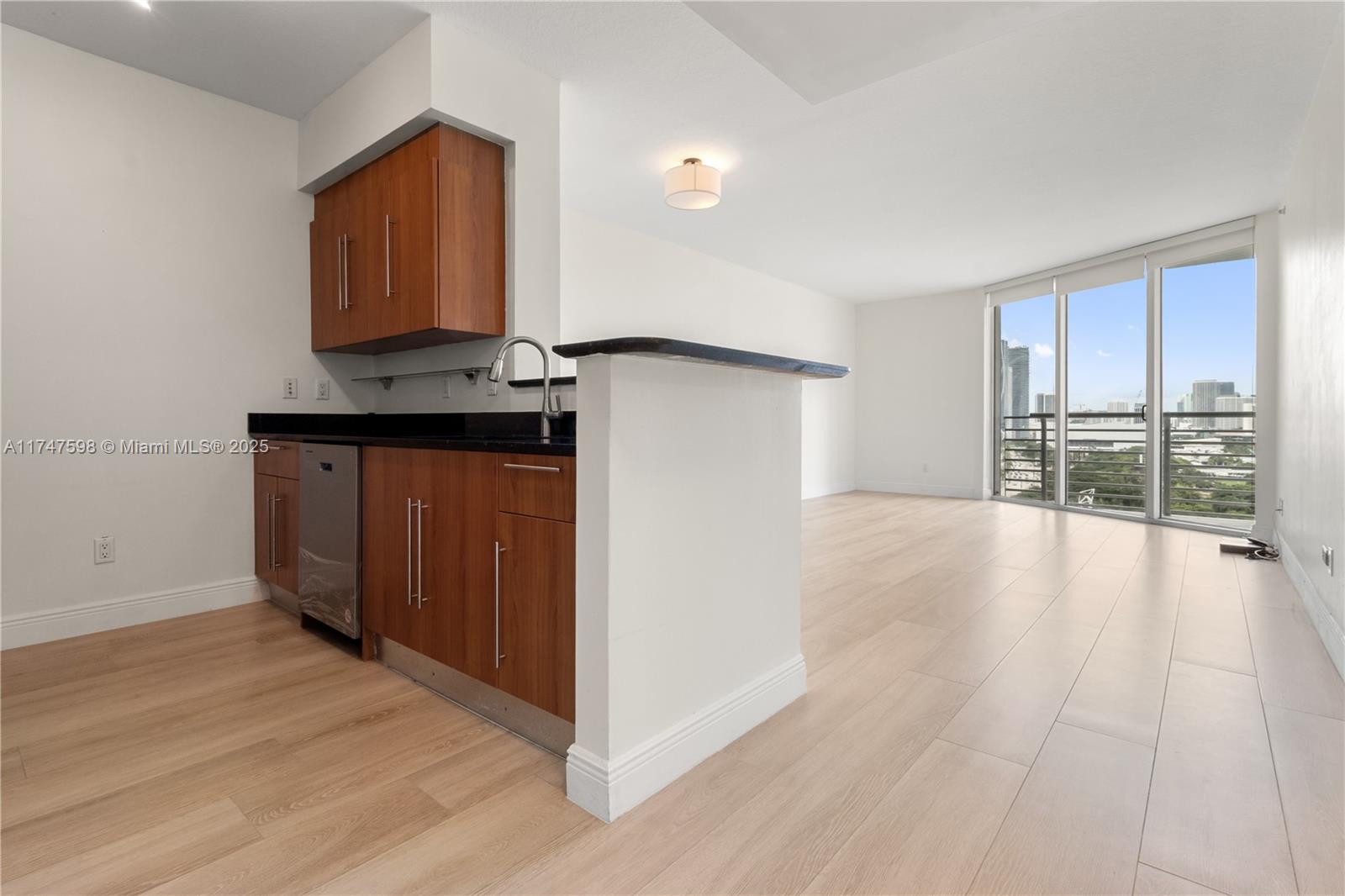 325 S Biscayne Blvd #1718, Miami FL 33131