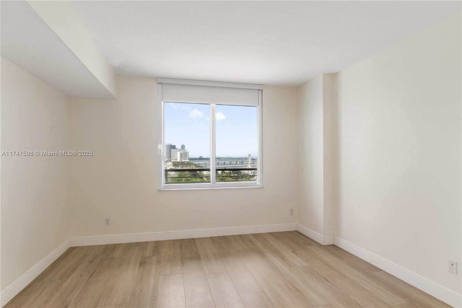 325 S Biscayne Blvd #1718, Miami FL 33131