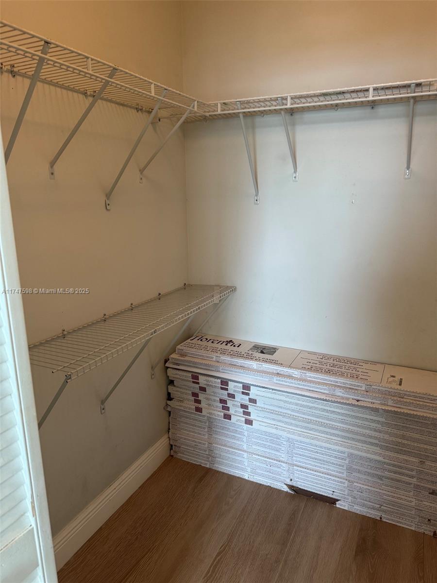 325 S Biscayne Blvd #1718, Miami FL 33131