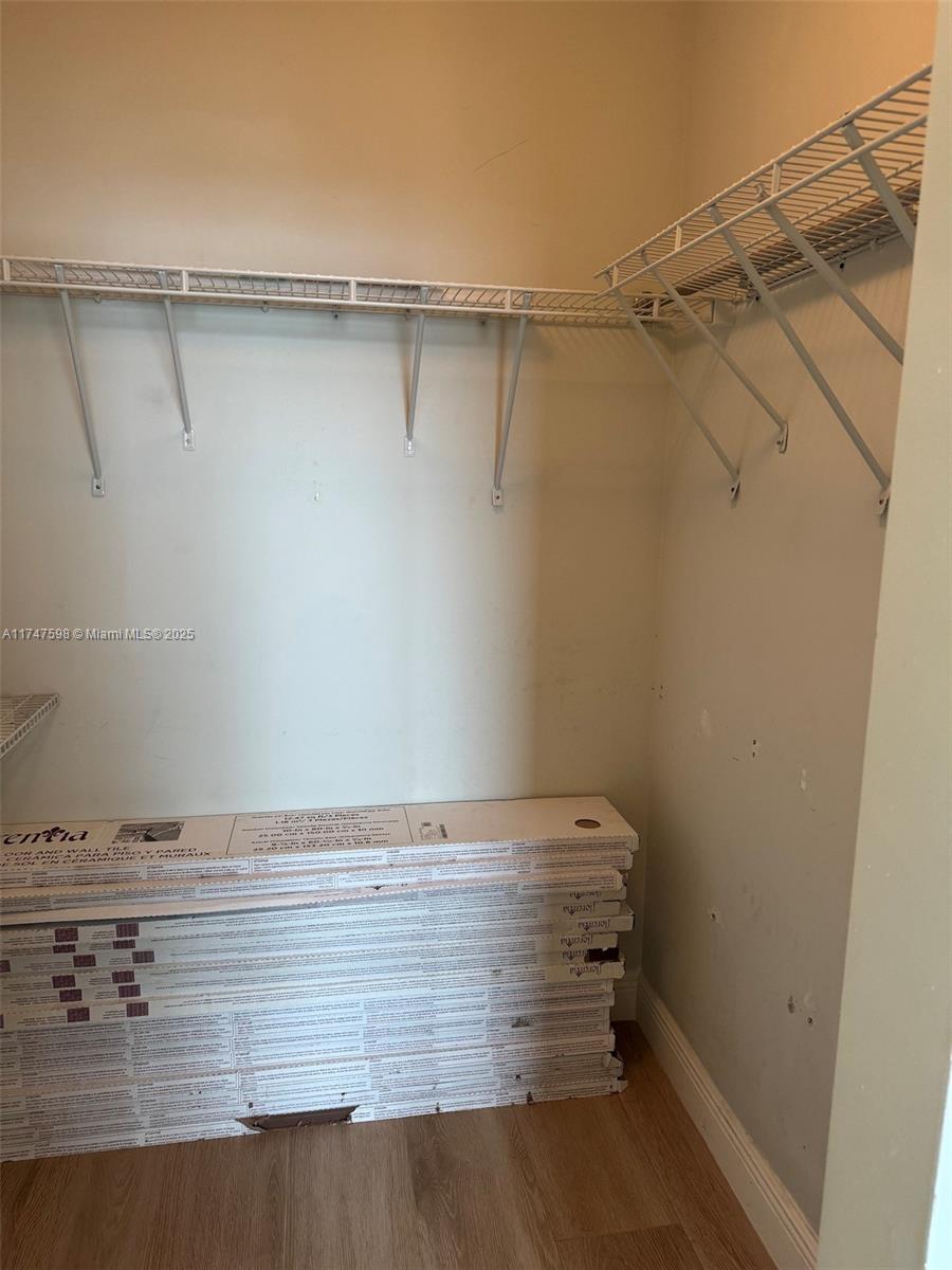 325 S Biscayne Blvd #1718, Miami FL 33131