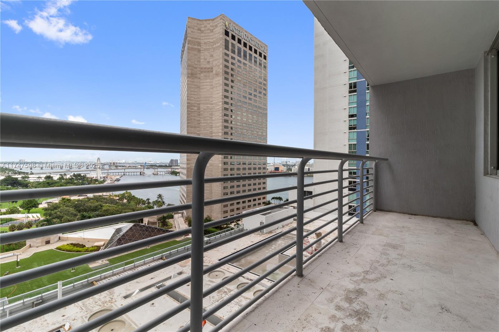 325 S Biscayne Blvd #1718, Miami FL 33131