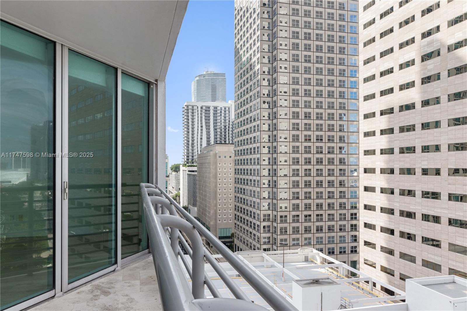 325 S Biscayne Blvd #1718, Miami FL 33131