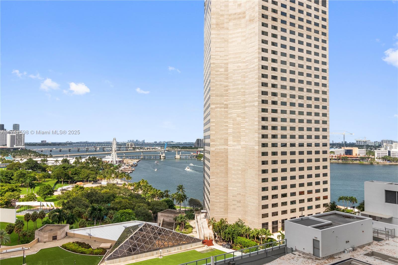 325 S Biscayne Blvd #1718, Miami FL 33131