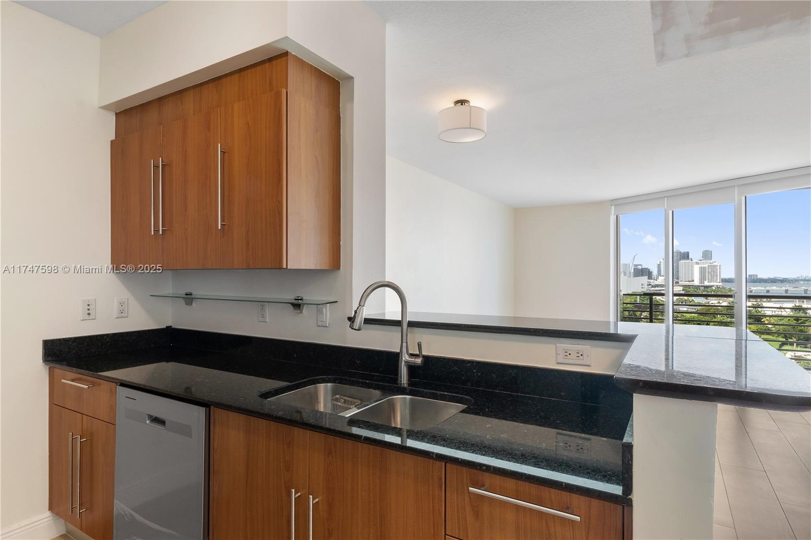 325 S Biscayne Blvd #1718, Miami FL 33131