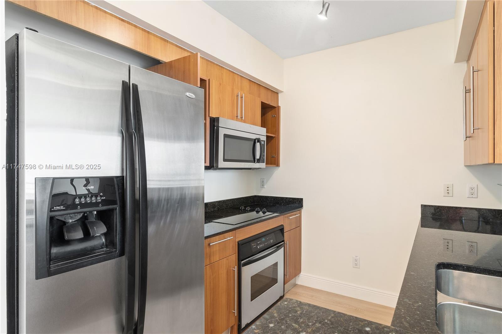 325 S Biscayne Blvd #1718, Miami FL 33131