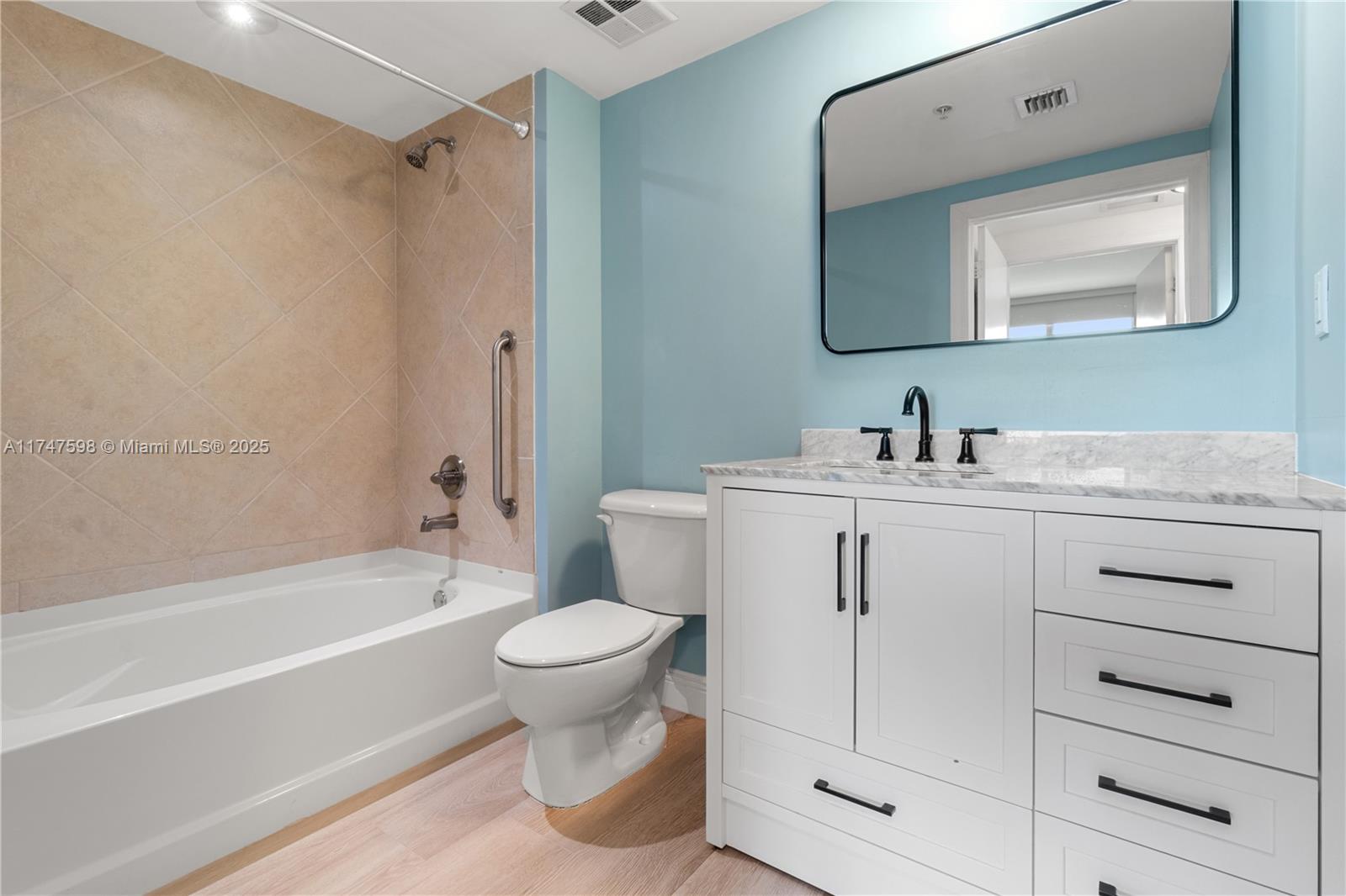 325 S Biscayne Blvd #1718, Miami FL 33131