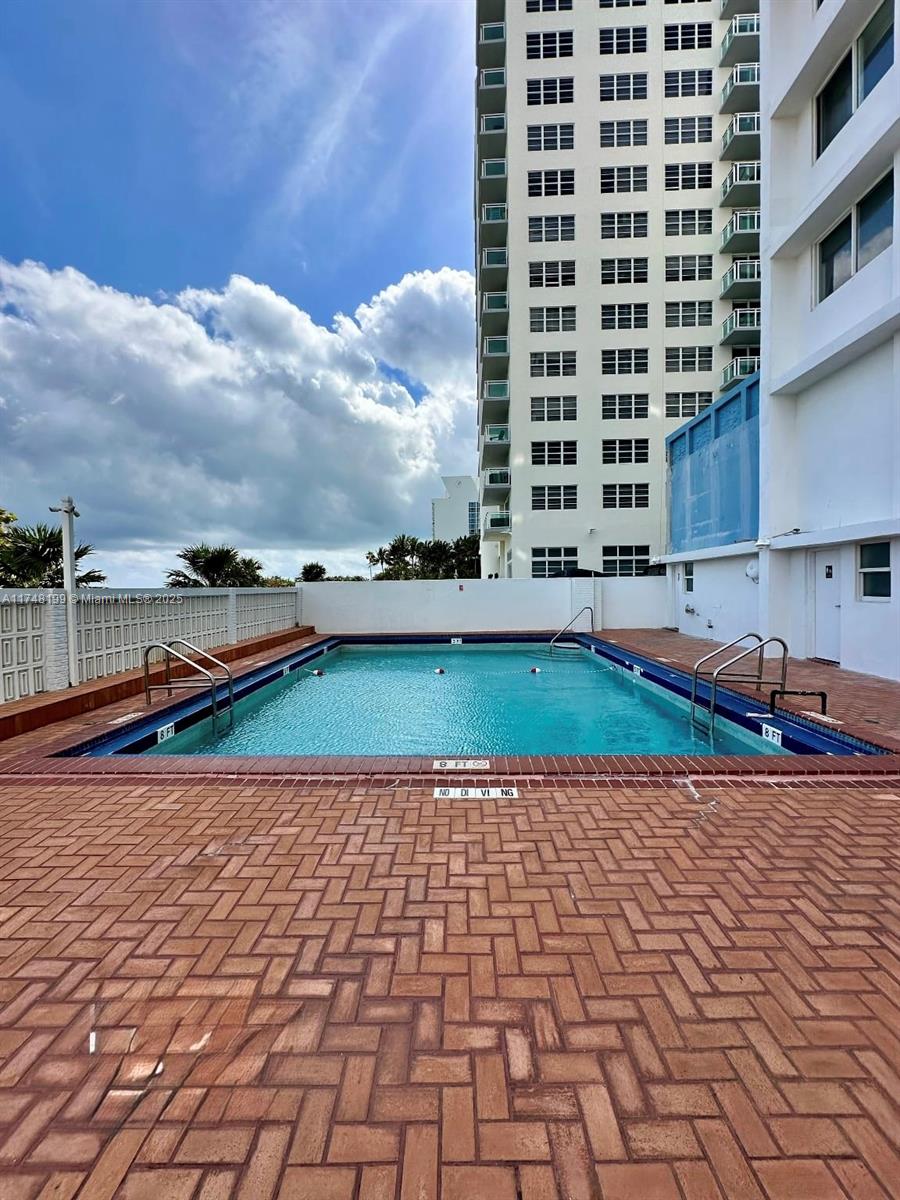 Residential, Miami Beach, Florida image 9