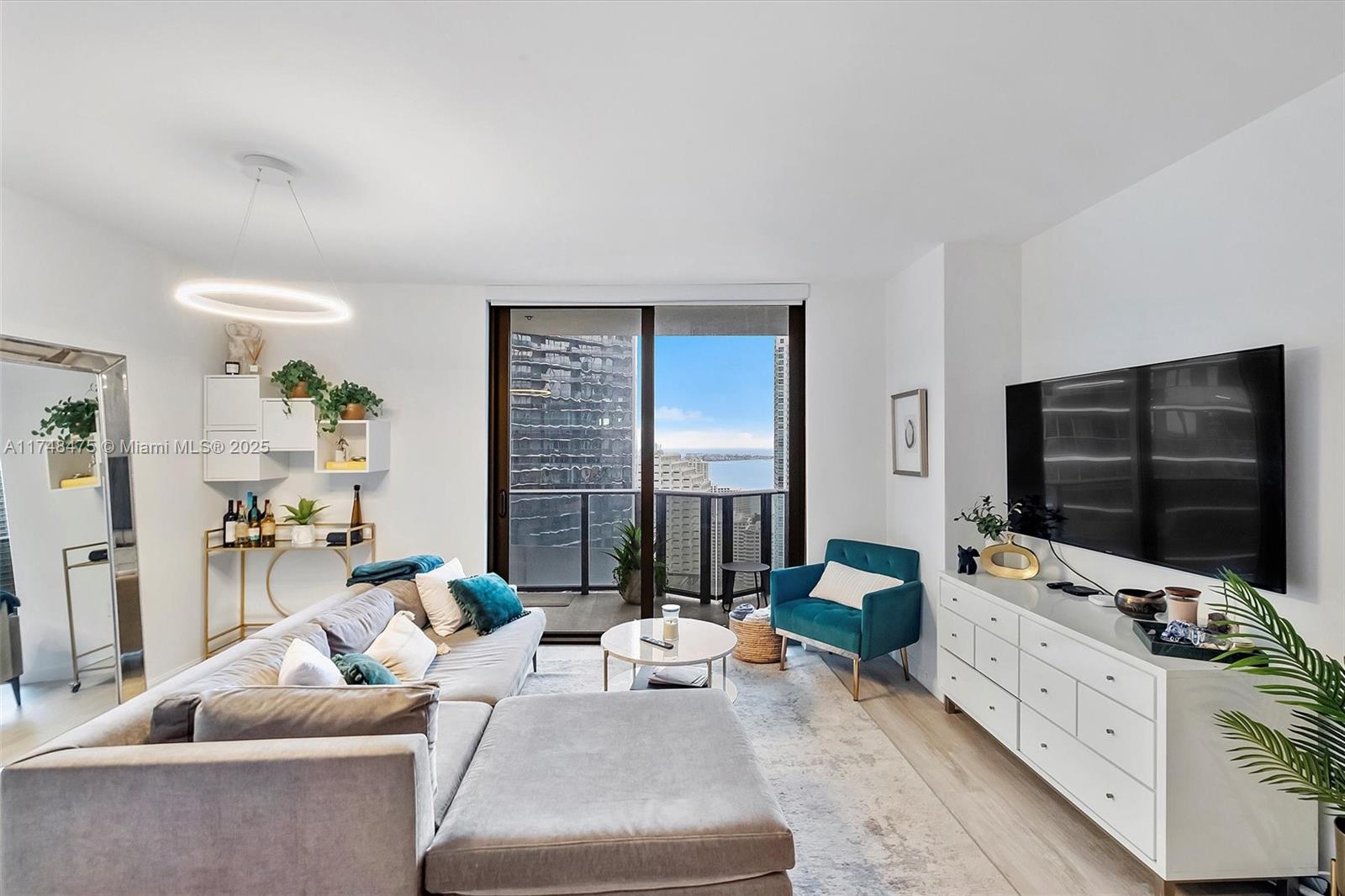 Condo for Sale in Miami, FL