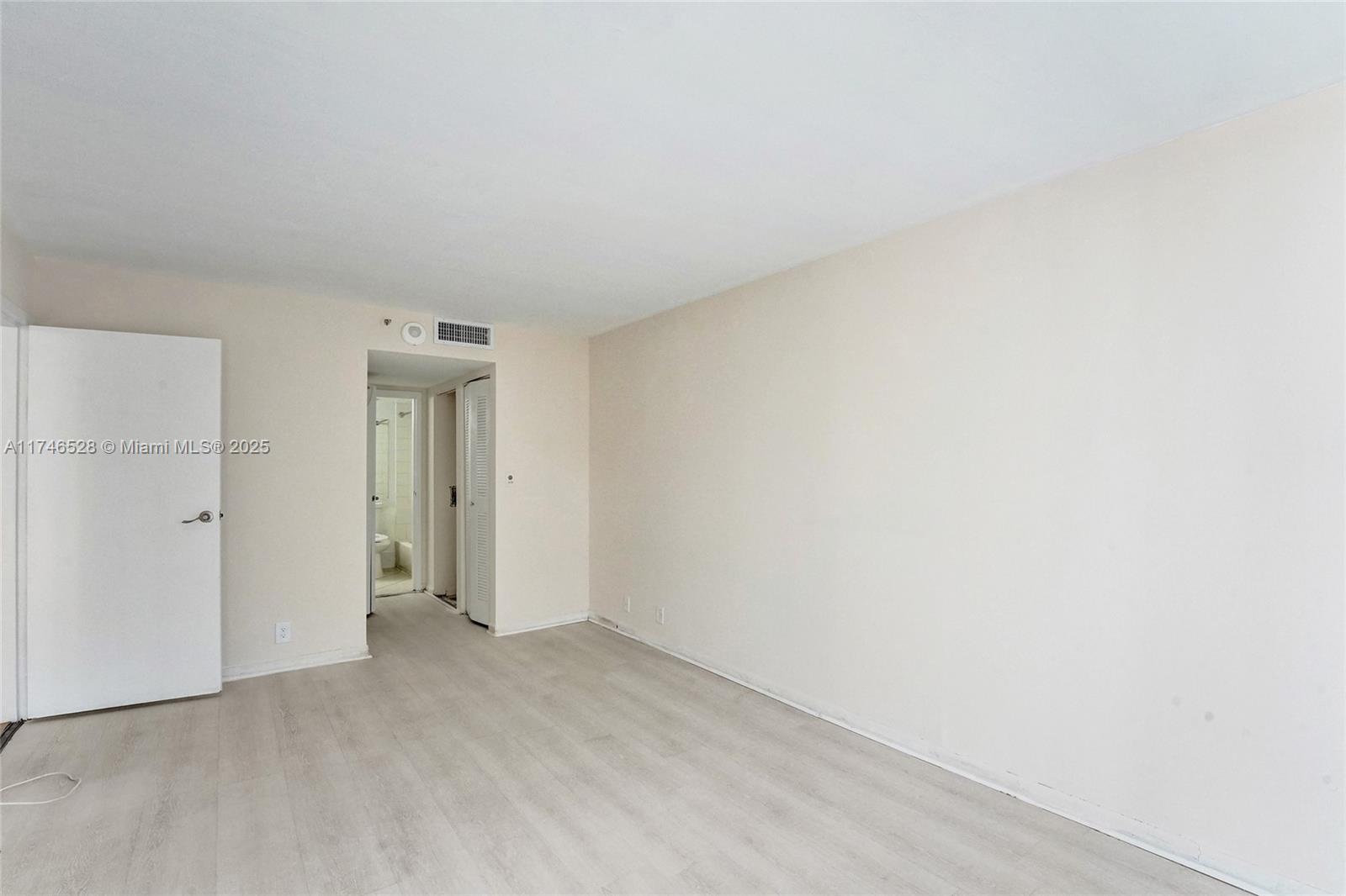 7601 E Treasure Dr #406, North Bay Village, Florida image 20