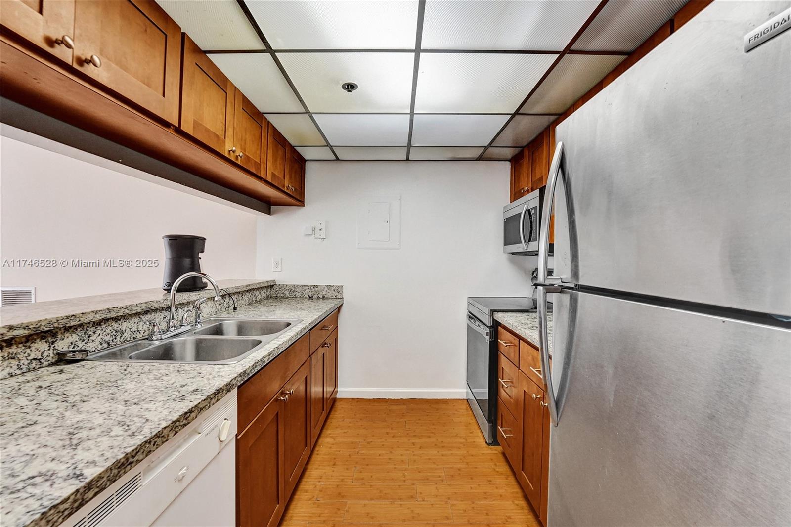 7601 E Treasure Dr #406, North Bay Village, Florida image 27