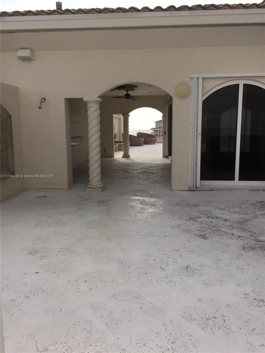 791 Crandon Blvd #PH2, Key Biscayne FL 33149
