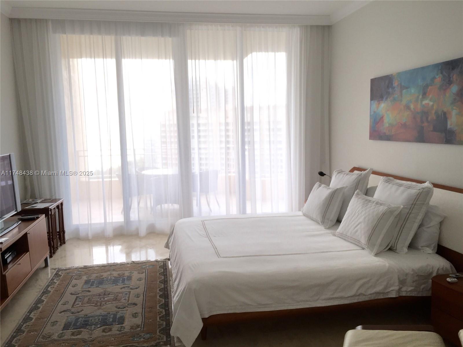 791 Crandon Blvd #PH2, Key Biscayne FL 33149