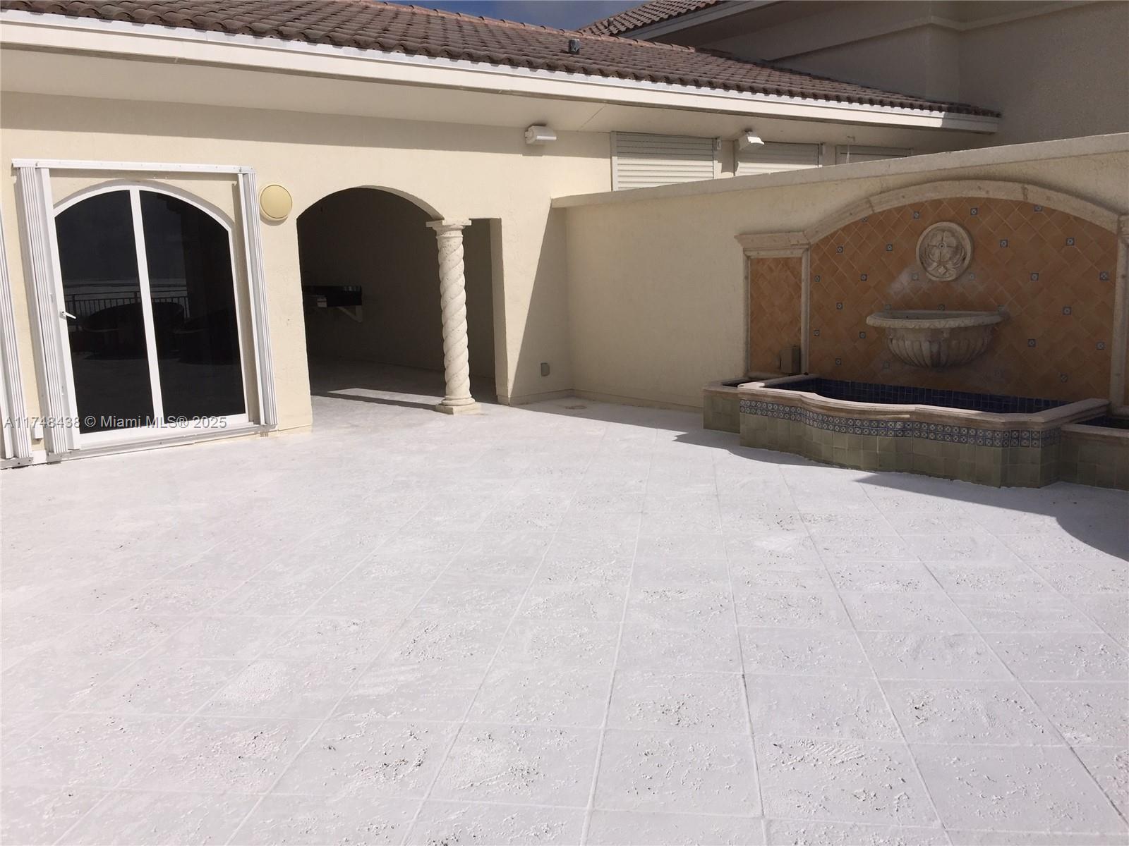 791 Crandon Blvd #PH2, Key Biscayne FL 33149