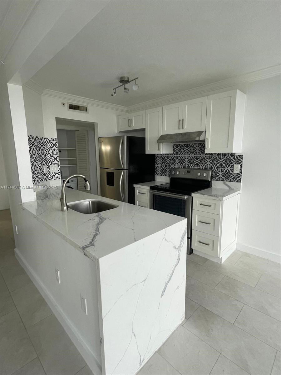 1688 West Ave #706, Miami Beach, Florida image 1