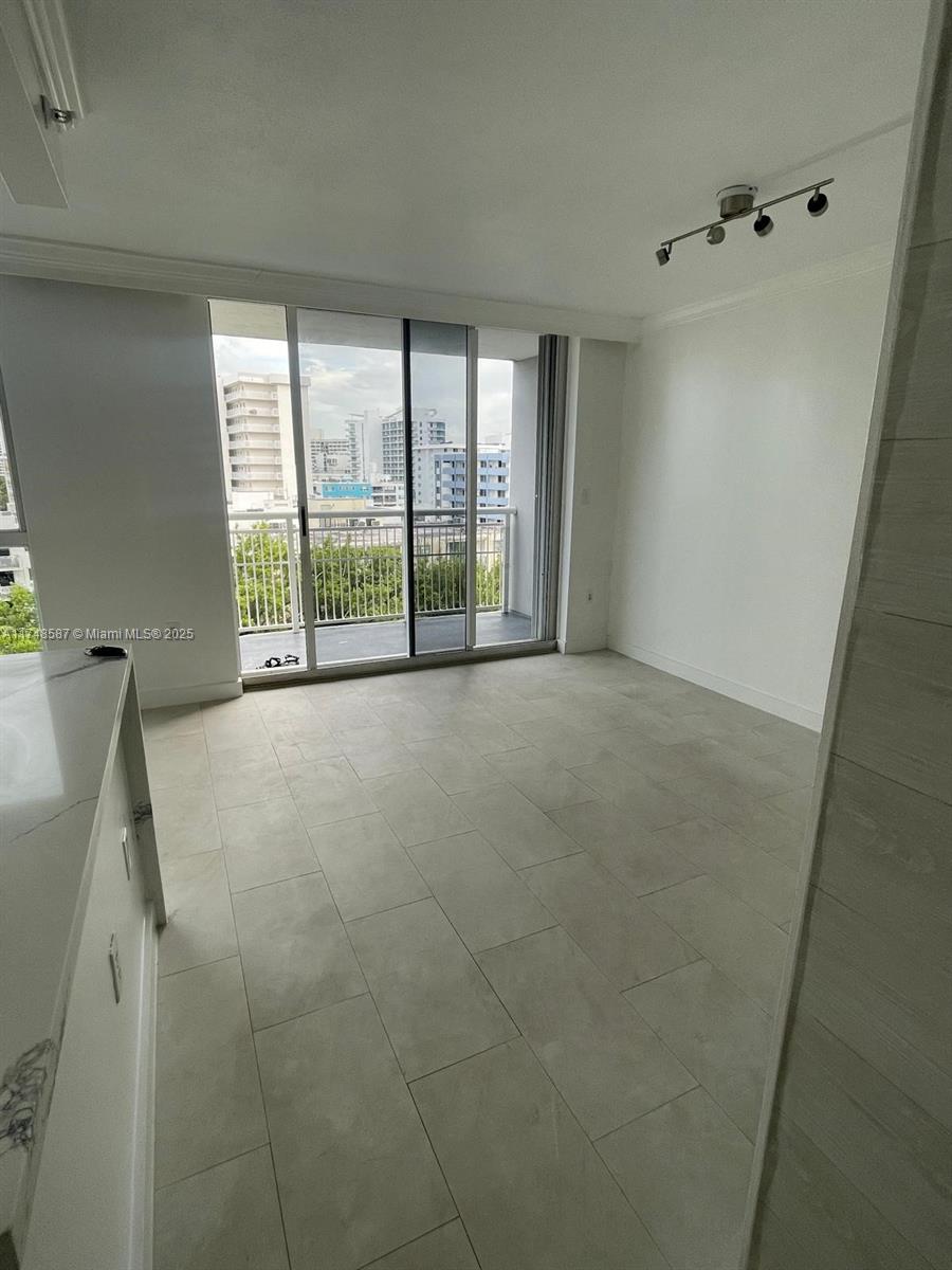 1688 West Ave #706, Miami Beach, Florida image 11