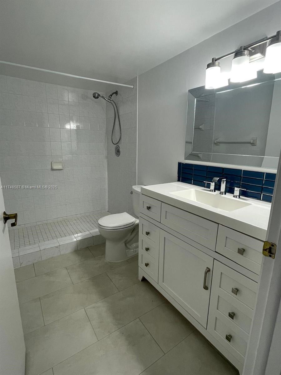 1688 West Ave #706, Miami Beach, Florida image 12