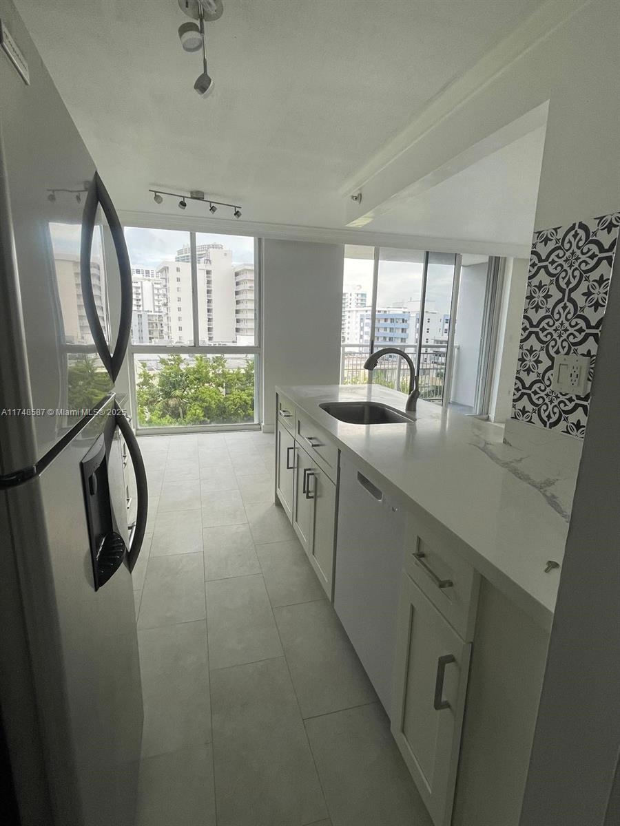 1688 West Ave #706, Miami Beach, Florida image 4