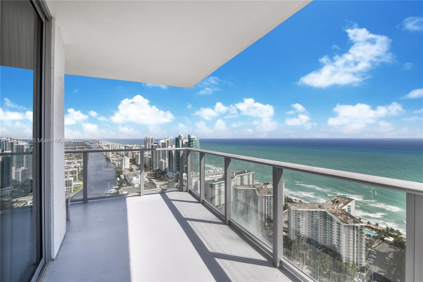 Residential, Hollywood, Florida image 2