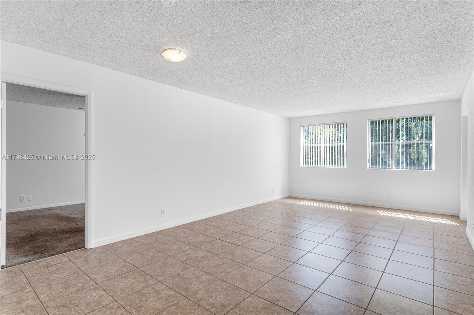 8180 Geneva Ct #325, Doral, Florida image 3