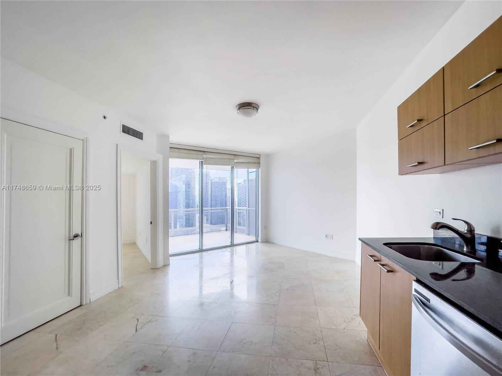 350 S Miami Ave #3910, Miami FL 33130
