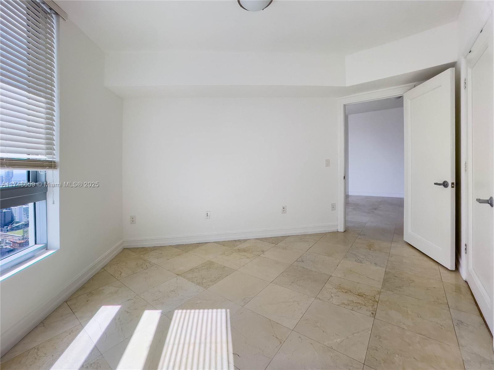 350 S Miami Ave #3910, Miami FL 33130