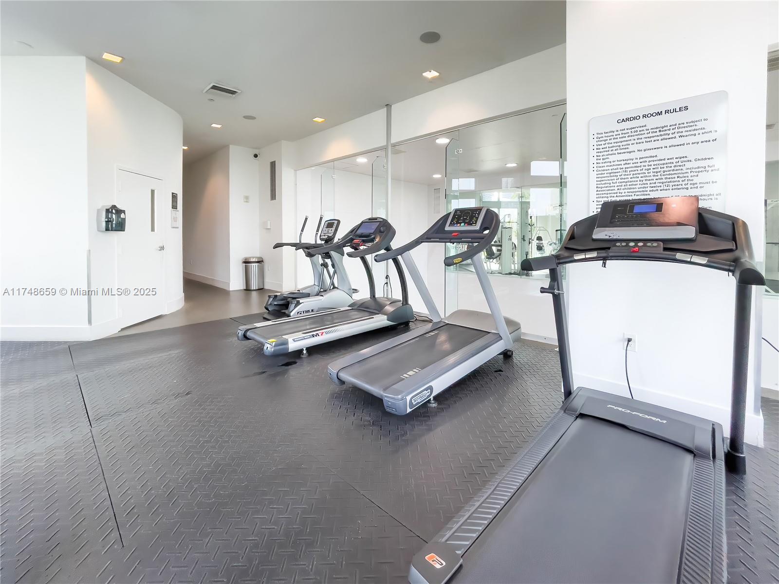 350 S Miami Ave #3910, Miami FL 33130