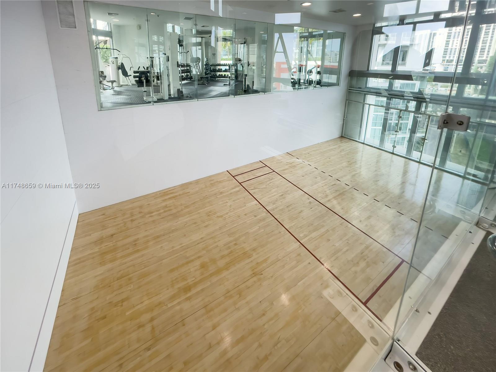 350 S Miami Ave #3910, Miami FL 33130
