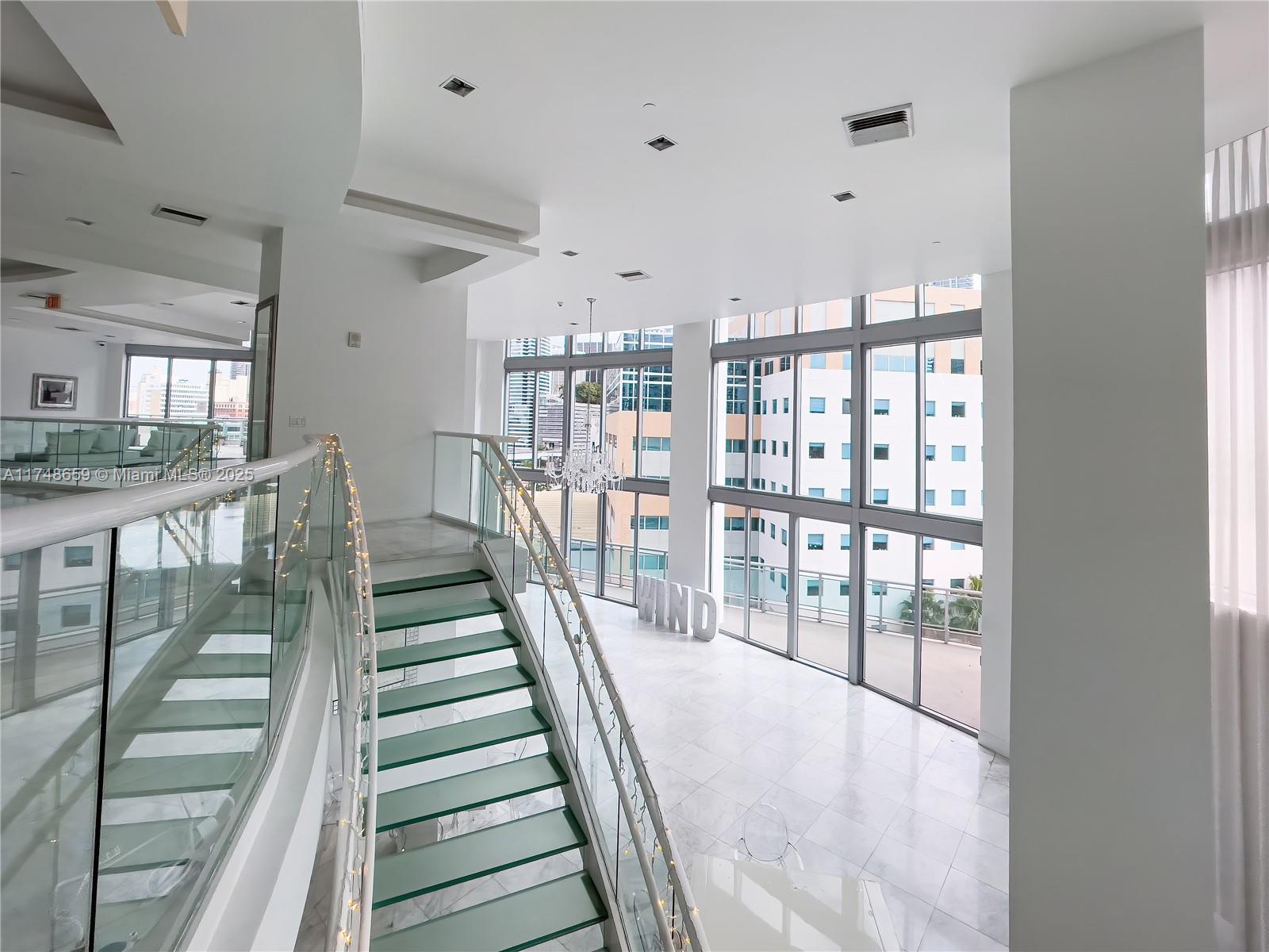 350 S Miami Ave #3910, Miami FL 33130