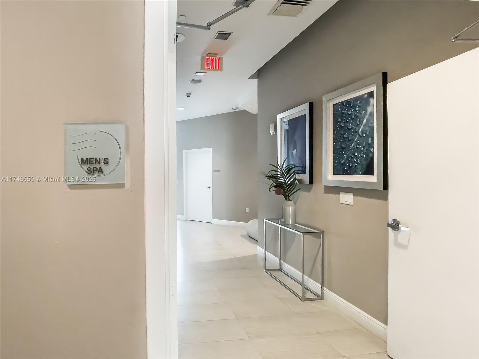 350 S Miami Ave #3910, Miami FL 33130