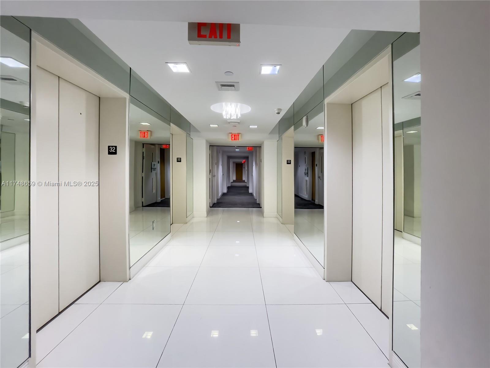 350 S Miami Ave #3910, Miami FL 33130
