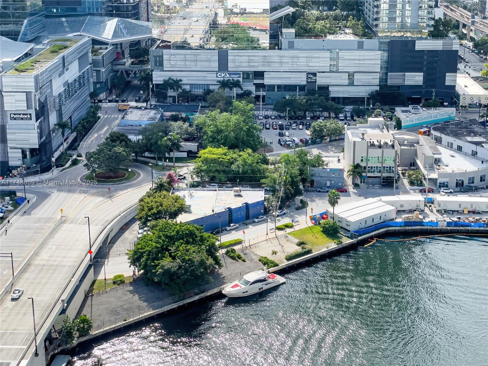 350 S Miami Ave #3910, Miami FL 33130