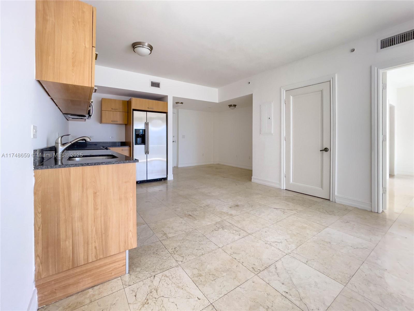 350 S Miami Ave #3910, Miami FL 33130