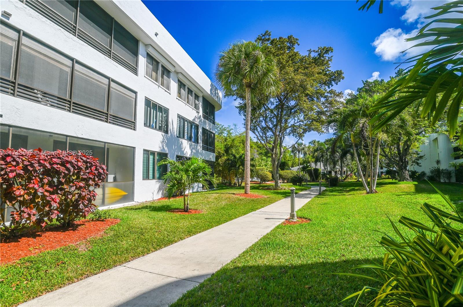 1490 Sheridan St #12A, Hollywood, Florida image 31