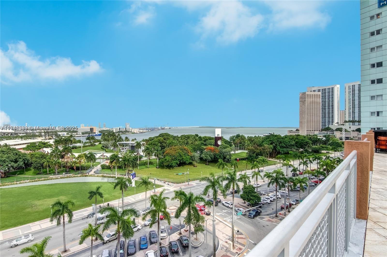 244 Biscayne Blvd #3607, Miami FL 33132