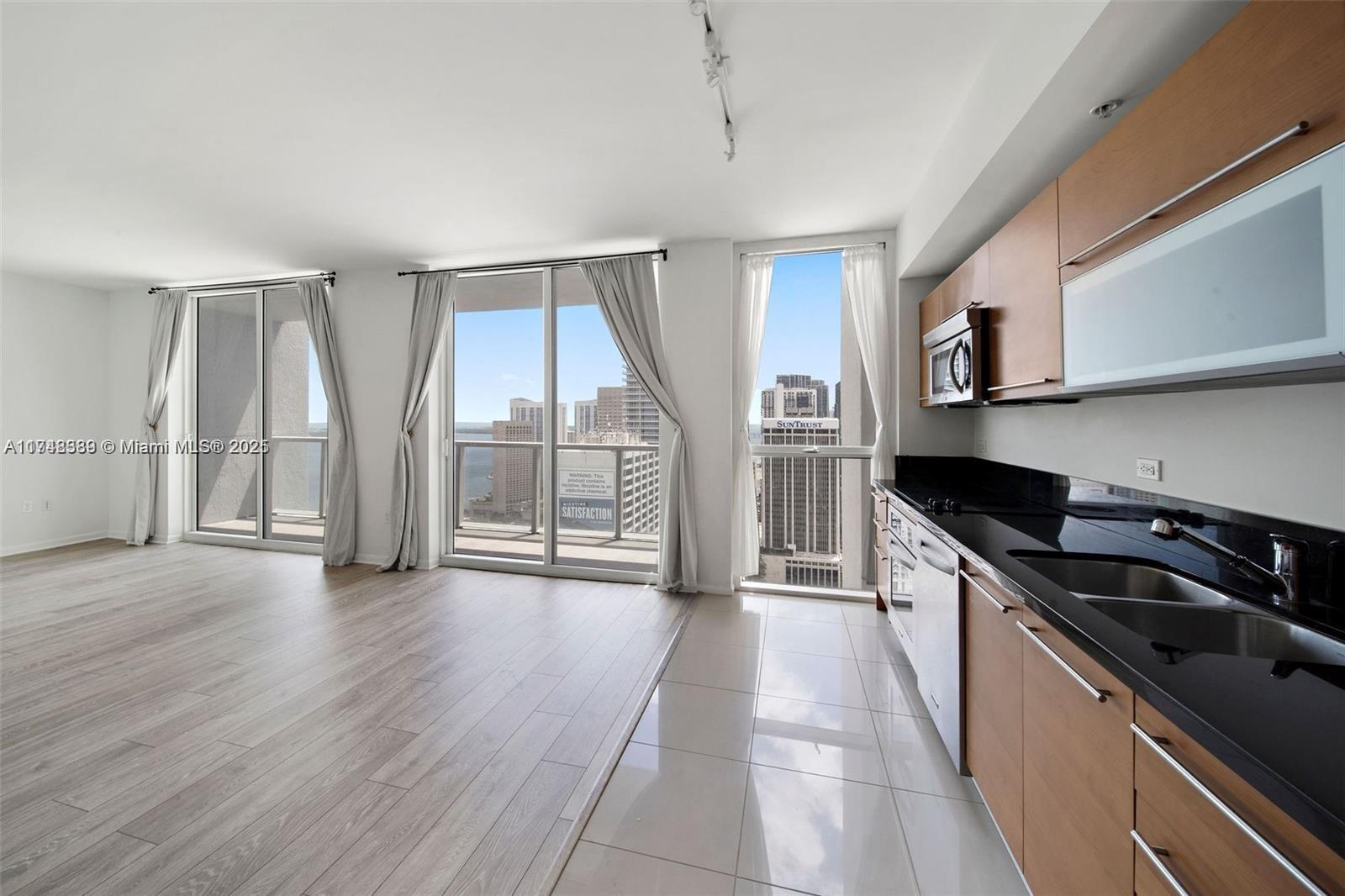 244 Biscayne Blvd #3607, Miami FL 33132