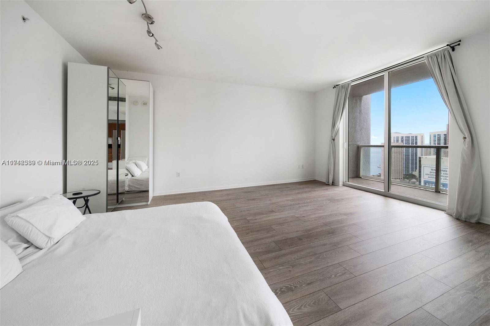 244 Biscayne Blvd #3607, Miami FL 33132