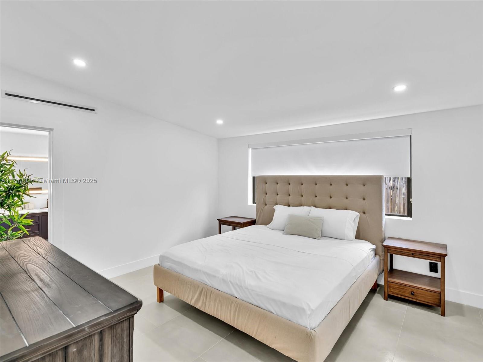 221 NE 4th St, Hallandale Beach, Florida image 34